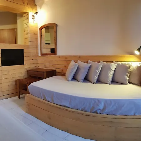 Anemos بوليخرونو