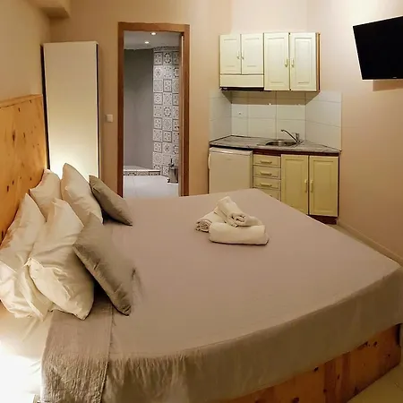 Anemos Apart Otel Polychrono