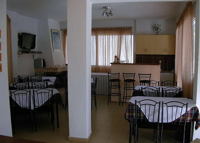 Anemos Apart Otel 3*