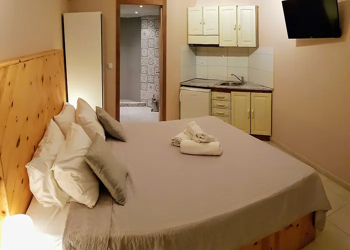 Anemos Apart Otel 3*