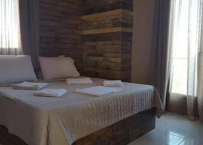 Anemos Apart Otel 3*